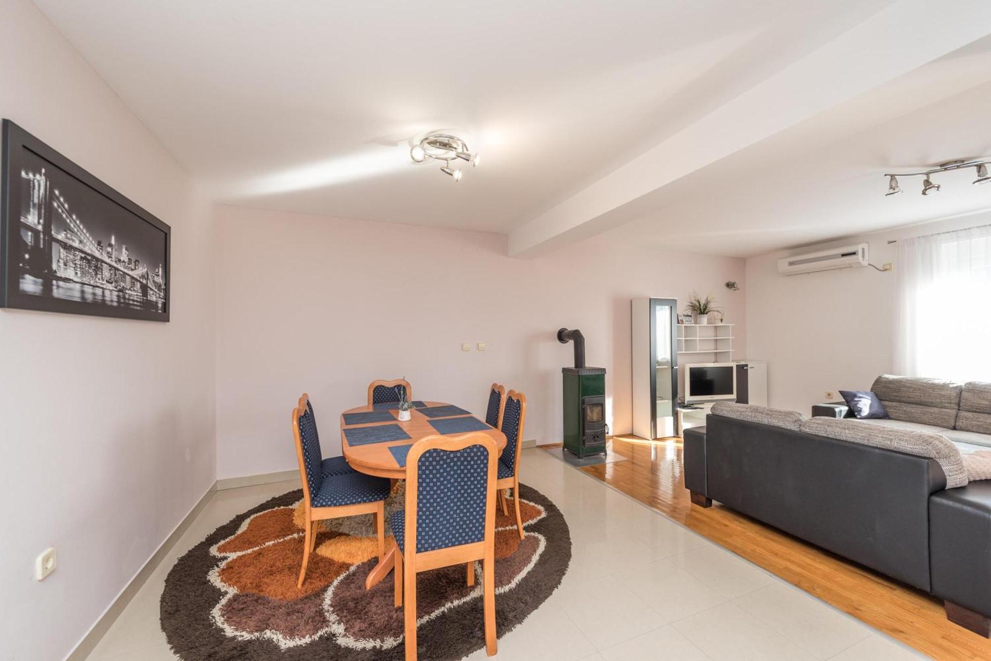 Family Friendly Pool House Ana - Happy Rentals Bibinje Exterior foto